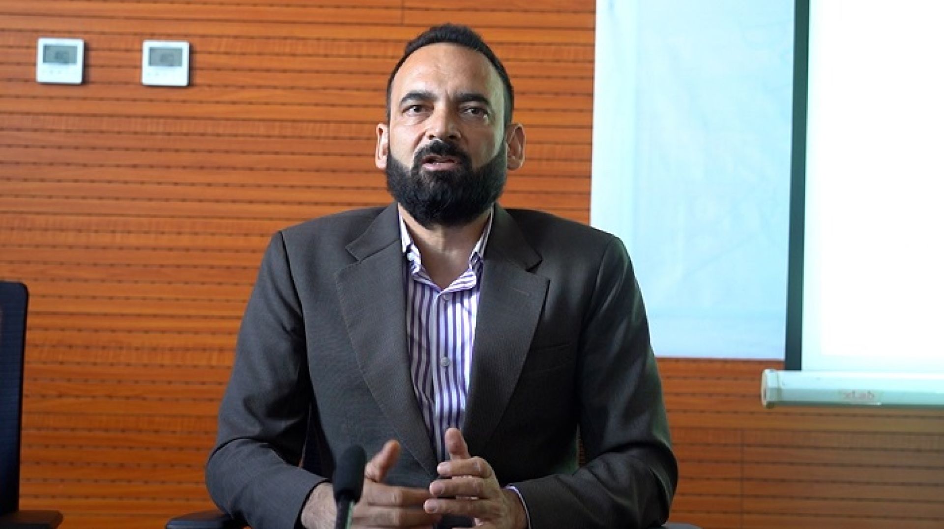 पोखरा विमानस्थल निर्माणमा कुनै भ्रष्टाचार भएको छैन: महानिर्देशक अधिकारी